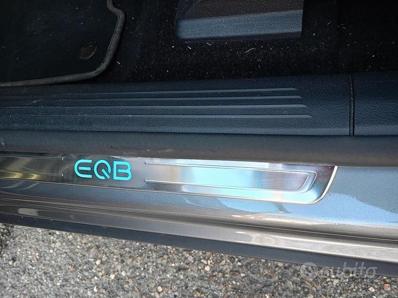 Usata Mercedes EQB300 139 kW (189 CV) 2022 Grigio SUV