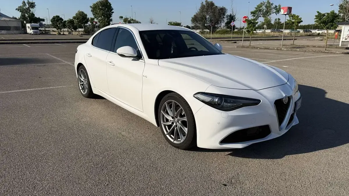 Usata Alfa Romeo Giulia Super 150 CV (110 kW) 2017 Berlina