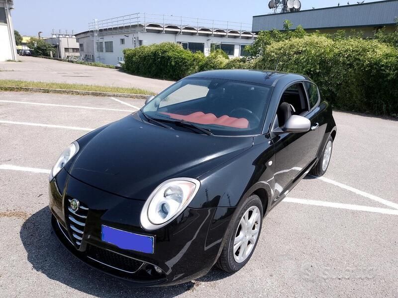 Nero Usata 2012 Alfa Romeo MiTo Super Due volumi | 4900 € (Buon prezzo) - Immagine 1/4
