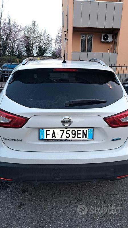 Usata Nissan Qashqai 360º 110 CV (80 kW) 2015 Bianco SUV