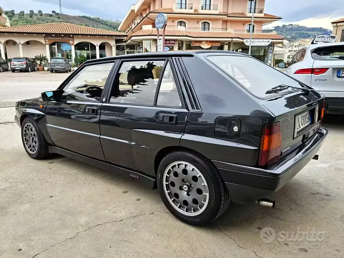 Usata Lancia Delta 196 CV (144 kW) 1990 Grigio Utilitaria