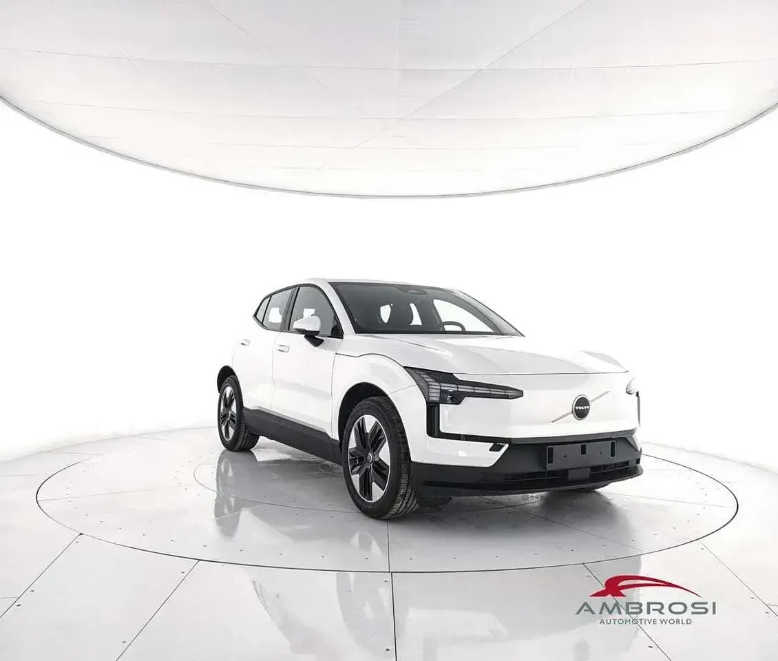 Nuova Volvo EX30 Single Motor Extended Range 200 kW (272 CV) 2025 Onyx black SUV