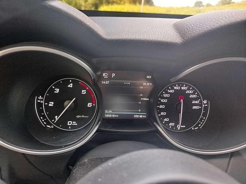 Grigio Usata 2018 Alfa Romeo Stelvio Executive SUV | 17.500 € (Buon prezzo) - Immagine 1/4