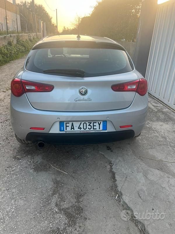 Usata Alfa Romeo Giulietta 120 CV (88 kW) 2015 Grigio Utilitaria
