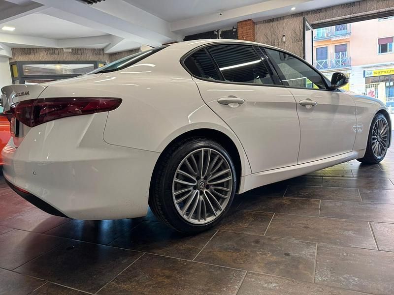 Usata Alfa Romeo Giulia Executive 150 CV (110 kW) 2018 Bianco Berlina