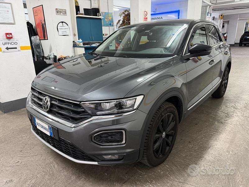 Usata VW T-Roc Style 116 CV (85 kW) 2018 Grigio SUV