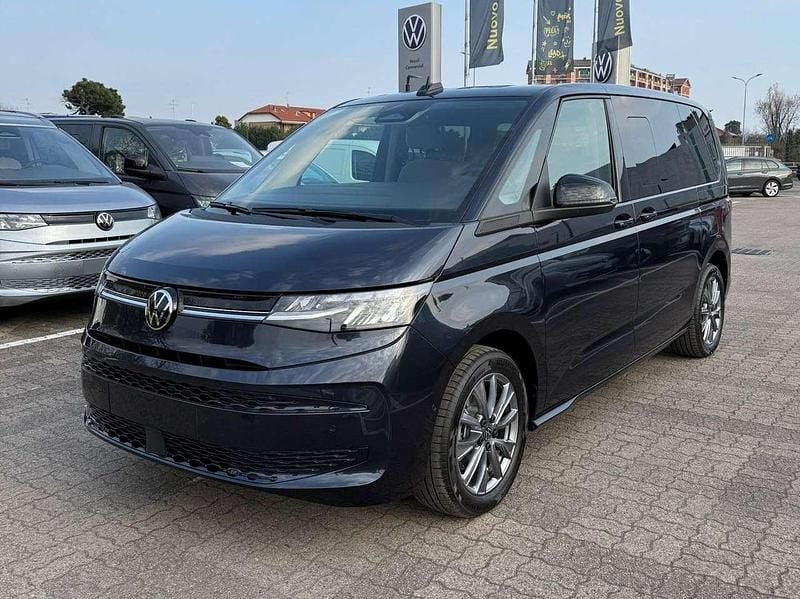 Nuova VW Multivan Life 245 CV (180 kW) 2026 Starlight blue metallizzato Furgone