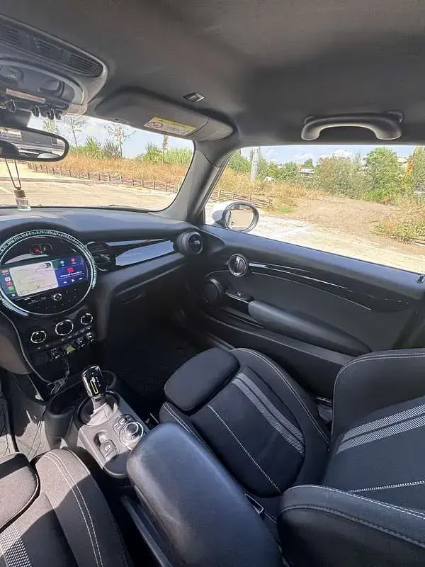 Usata Mini Cooper SE Essential 75 kW (102 CV) 2023 Utilitaria