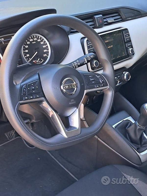 Usata Nissan Micra Acenta 92 CV (67 kW) 2022 Grigio Utilitaria