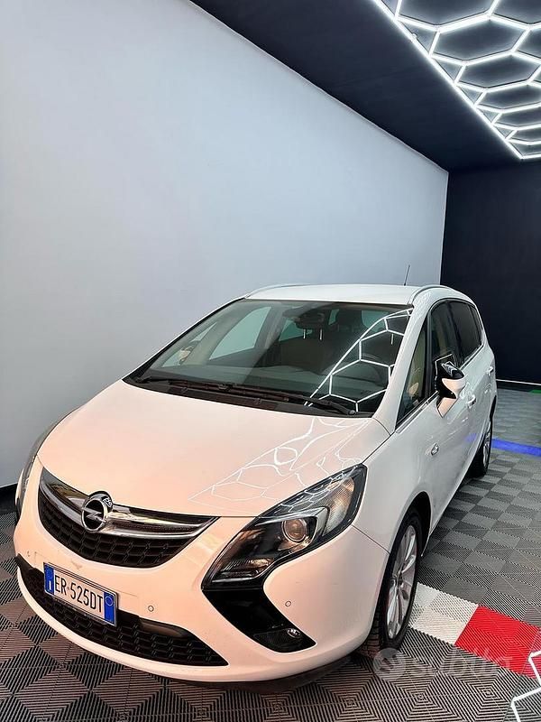 Usata Opel Zafira 150 CV (110 kW) 2013 Bianco Monovolume
