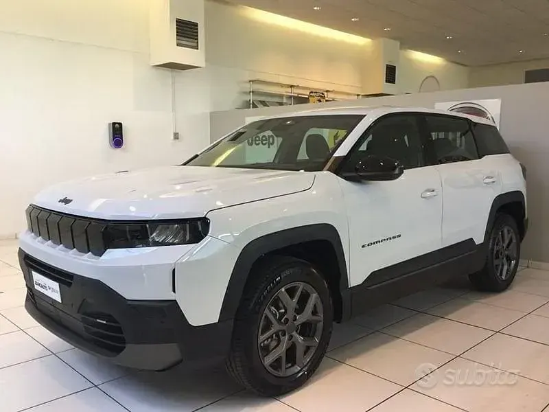 Nouvelle Jeep Compass Altitude 144 ch (105 kW) 2026 Gris SUV