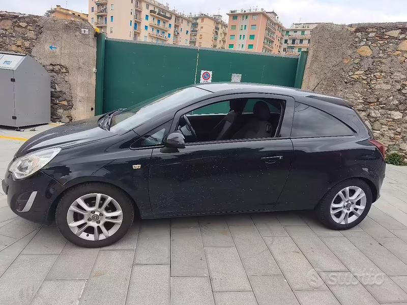 Usata Opel Corsa 2010 Nero Utilitaria