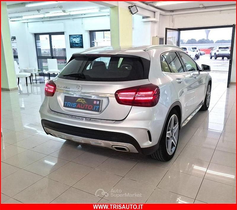 Usata Mercedes GLA200 Premium 137 CV (100 kW) 2019 Argento SUV