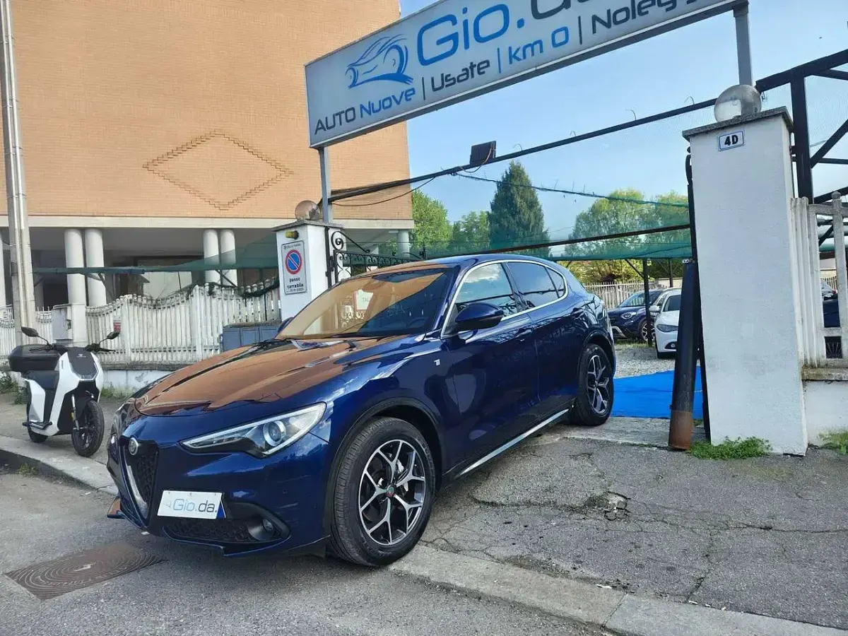 Usata Alfa Romeo Stelvio Ti 209 CV (153 kW) 2021 Blu/azzurro SUV