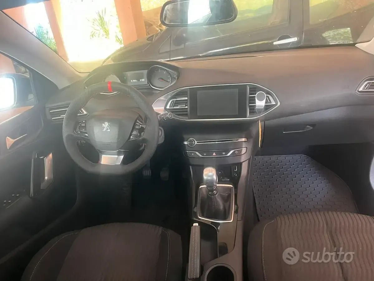 Usata Peugeot 308 116 CV (85 kW) 2014 Bianco Utilitaria