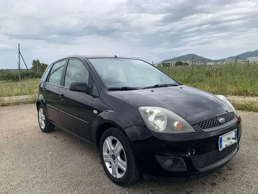 Usata Ford Fiesta 75 CV (55 kW) 2008 Nero Utilitaria