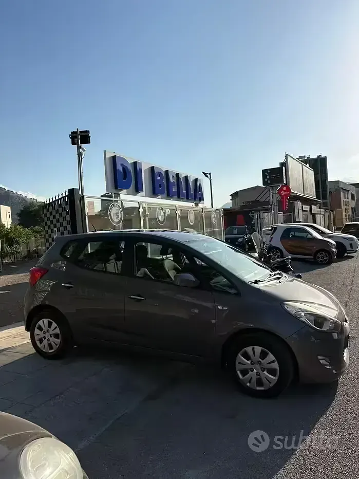 Usata Hyundai ix20 124 CV (91 kW) 2016 Nero Utilitaria