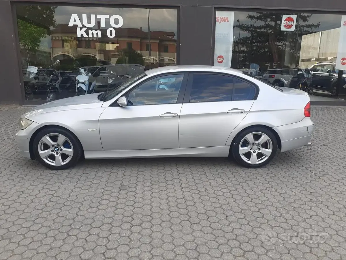 Usado BMW 320 163 CV (119 kW) 2005 Gris Berlina