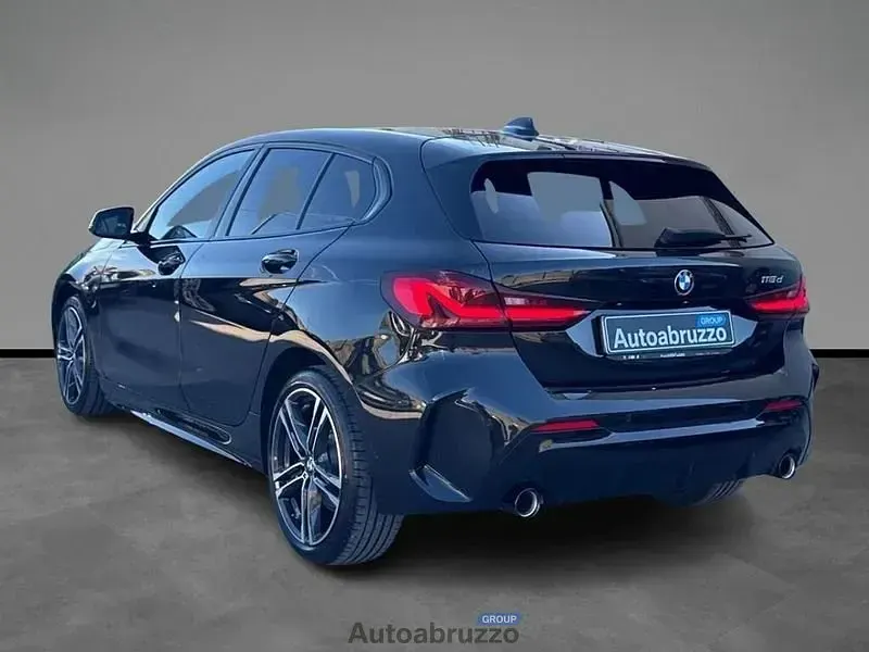 Begagnad BMW 118 M Sport 150 HK (110 kW) 2023 Svart Halvkombi