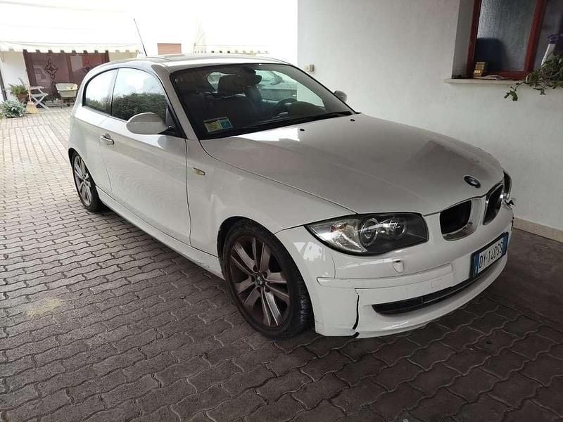 Usata BMW 120 177 CV (130 kW) 2009 Bianco Utilitaria