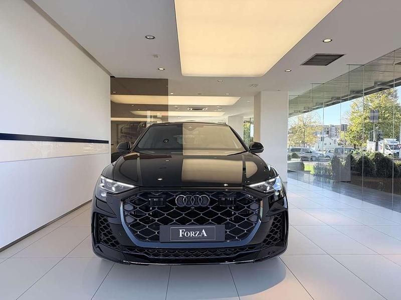 Nuova Audi RS Q8 Performance 640 CV (470 kW) 2025 Nero mhytos SUV