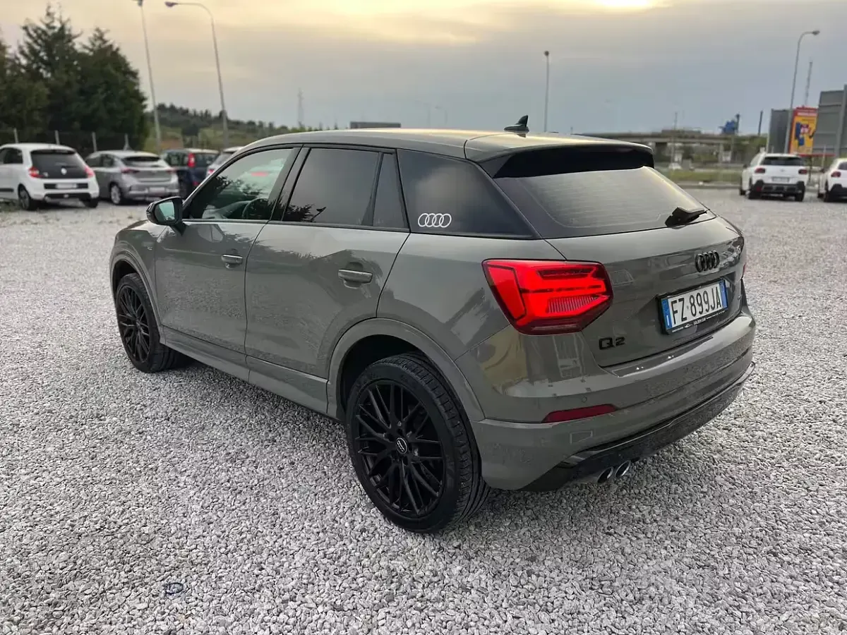 Usata Audi Q2 S-Line 150 CV (110 kW) 2020 Grigio SUV