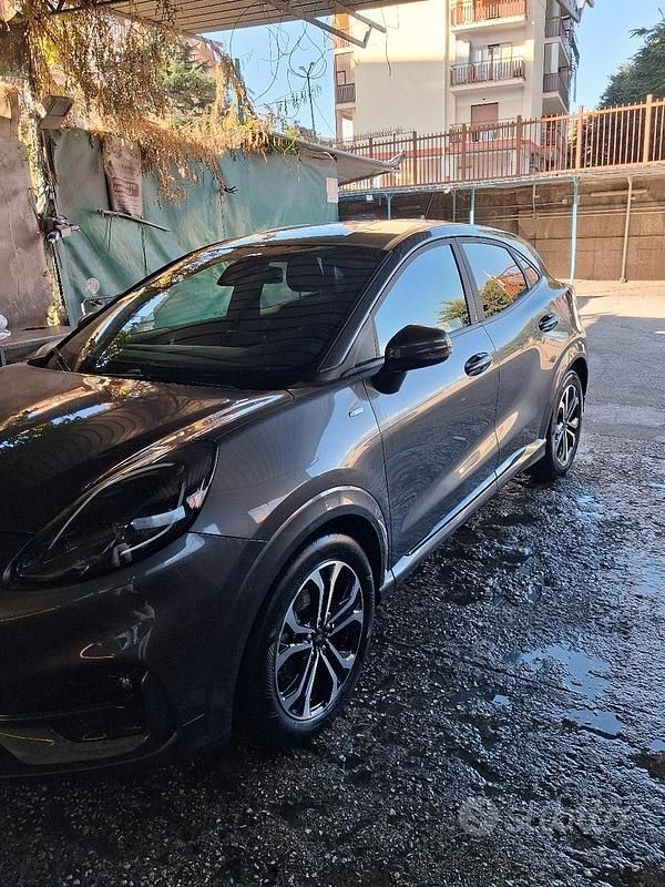 Usata Ford Puma 125 CV (91 kW) 2022 Grigio SUV