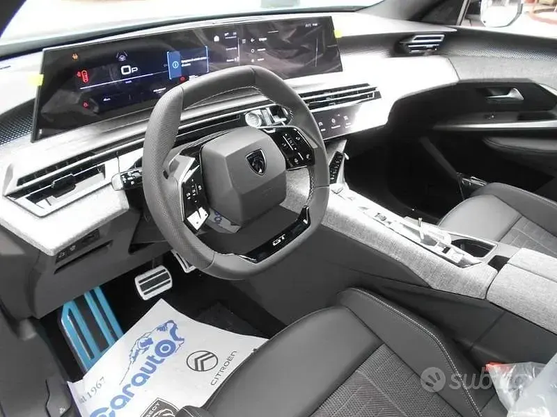Nuova Peugeot 5008 GTi 136 CV (100 kW) 2025 Bianco SUV