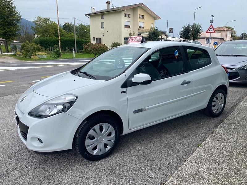 Usata Renault Clio IV 75 CV (55 kW) 2012 Bianco Berlina