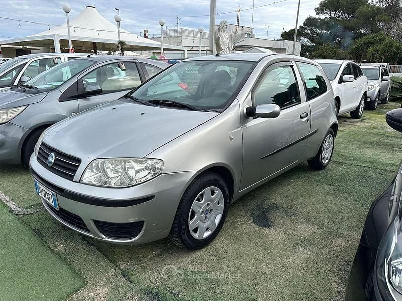 Usata Fiat Punto 69 CV (50 kW) 2006 Utilitaria