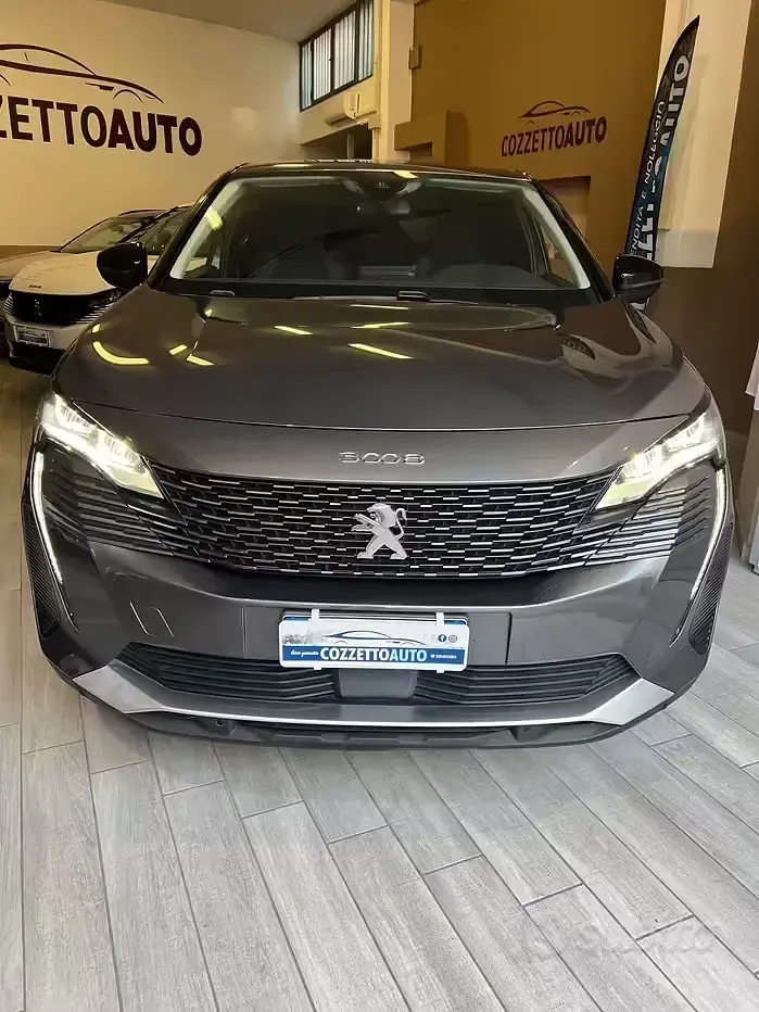 Usata Peugeot 3008 Active 131 CV (96 kW) 2022 Grigio SUV