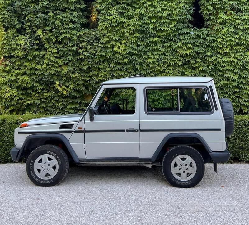 Usata Mercedes 200 1991 Grigio SUV