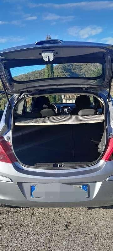 Usata Opel Corsa 80 CV (58 kW) 2010 Berlina