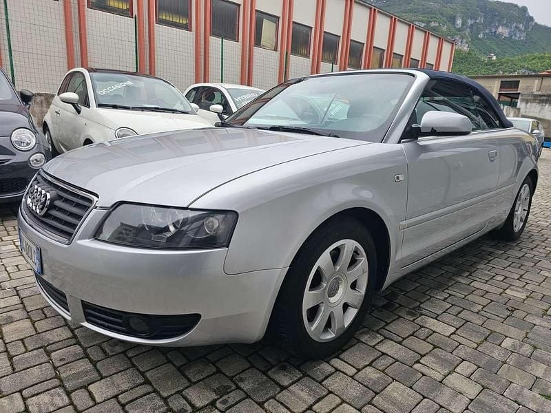Usata Audi A4 Cabriolet 163 CV (119 kW) 2003 Argento Cabrio