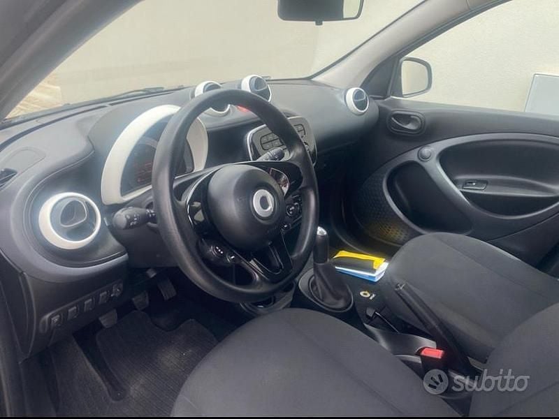 Usata Smart ForFour 61 CV (44 kW) 2018 Utilitaria