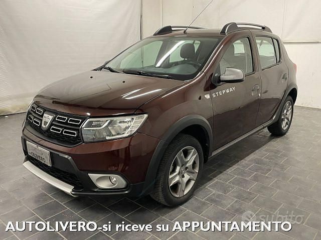 Usata Dacia Sandero Stepway 90 CV (66 kW) 2018 Marrone Berlina