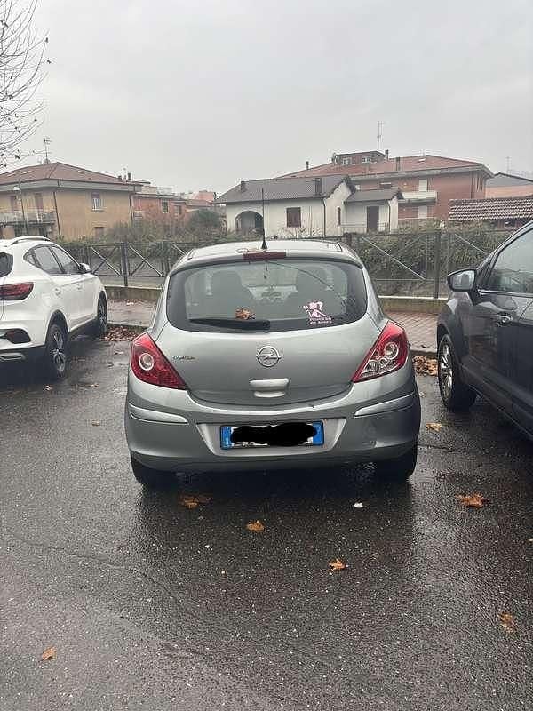 Usata Opel Corsa 86 CV (63 kW) 2013 Berlina