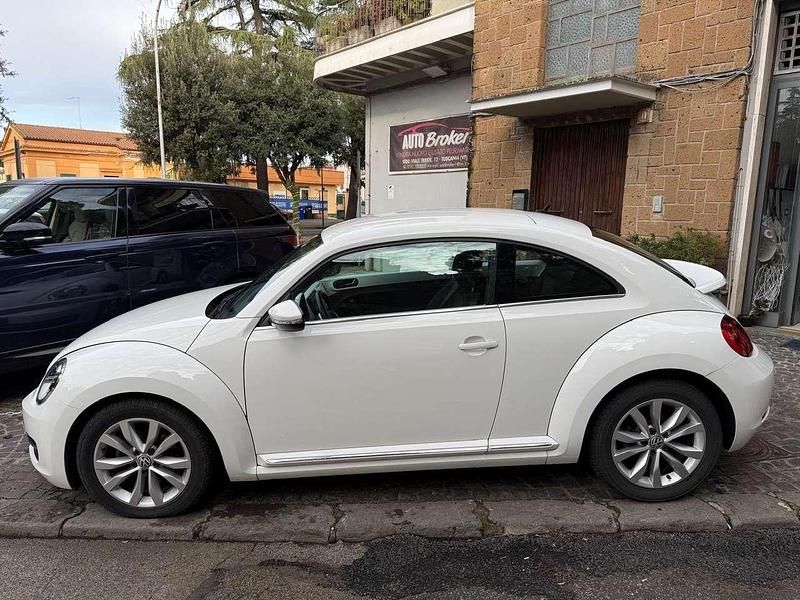Usata VW Beetle 105 CV (77 kW) 2013 Bianco Utilitaria