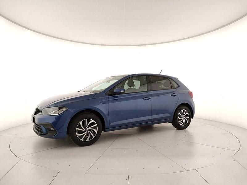 Usata VW Polo Life 80 CV (58 kW) 2023 Reef blue metallizzato Utilitaria