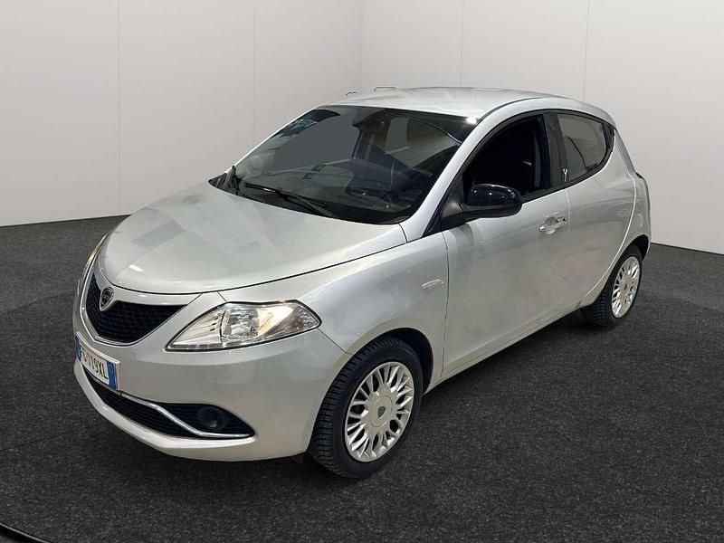 Argento Usata 2016 Lancia Ypsilon Gold Due volumi | 9000 € (Buon prezzo) - Immagine 1/4