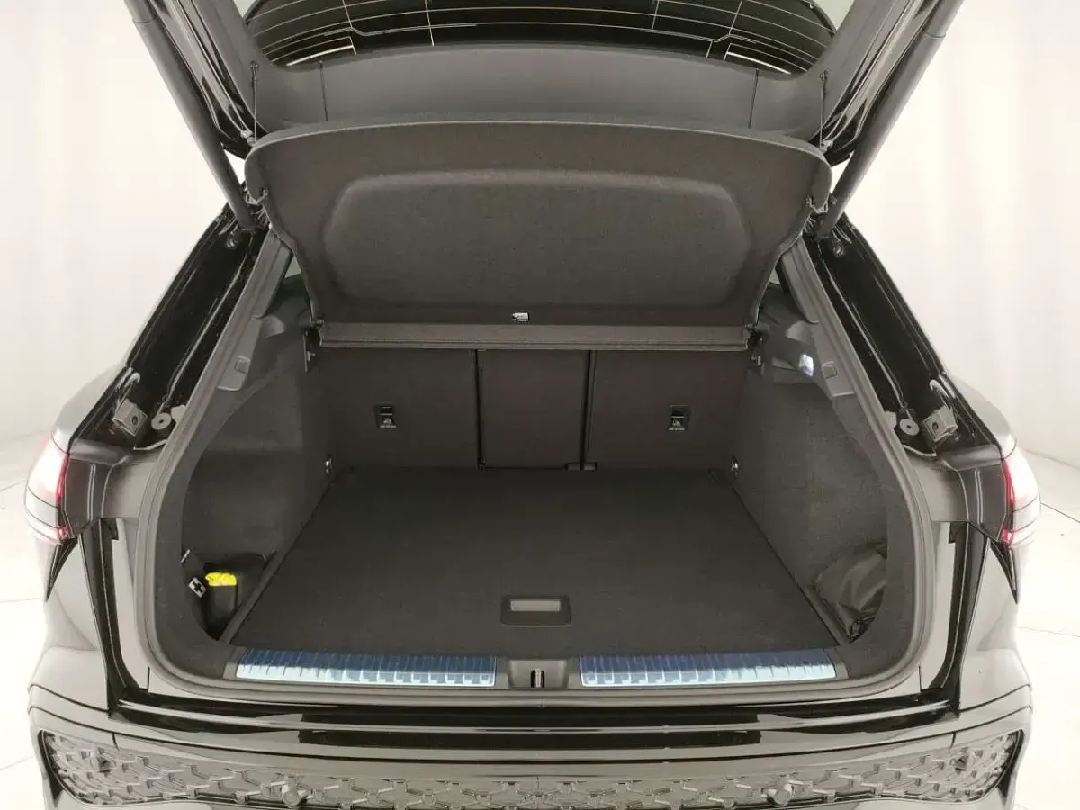 Nuova Audi Q3 S-Line 150 CV (110 kW) 2026 Nero SUV
