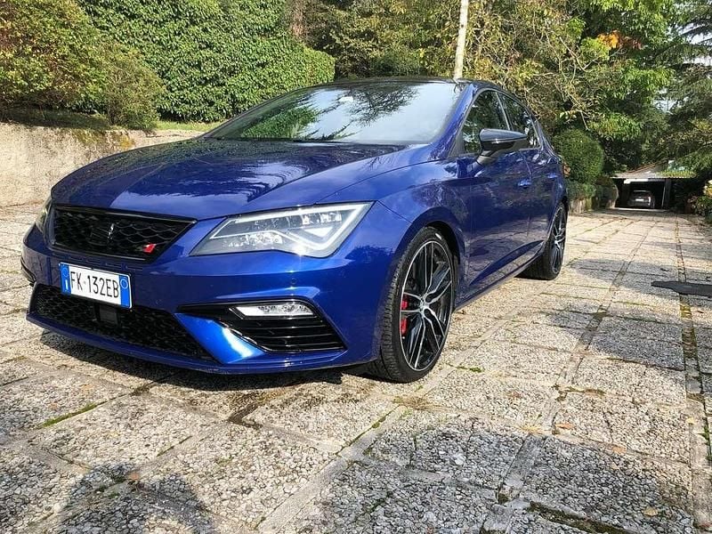 Blu/azzurro Usata 2017 Cupra Leon Tre volumi | 21.500 € (Buon prezzo) - Immagine 1/4