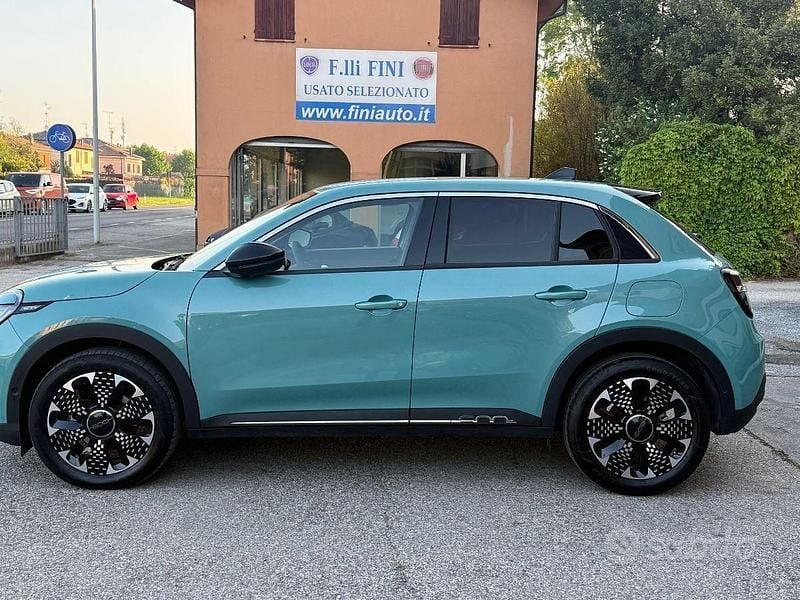 Usata Fiat 600 La Prima 110 CV (80 kW) 2025 Blu/azzurro SUV