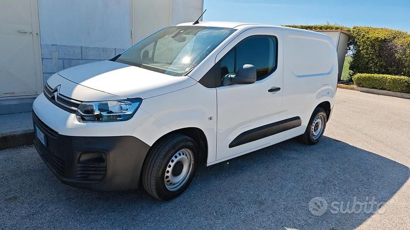 Usata Citroën Berlingo 102 CV (75 kW) 2020 Bianco Monovolume