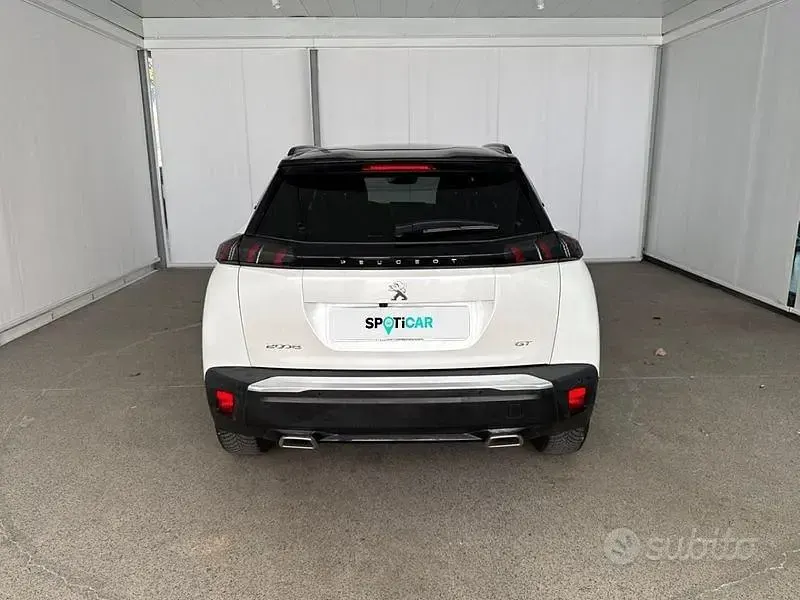 Usata Peugeot 2008 GT 131 CV (96 kW) 2022 Bianco SUV