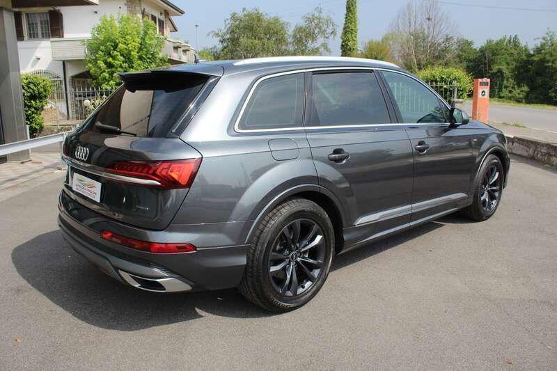 Usata Audi Q7 S-Line 231 CV (169 kW) 2021 Grigio daytona SUV