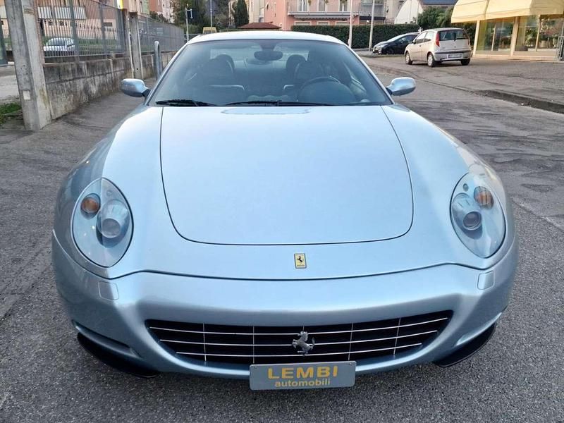 Usata Ferrari 612 540 CV (397 kW) 2004 Grigio alloy 750 Coupé