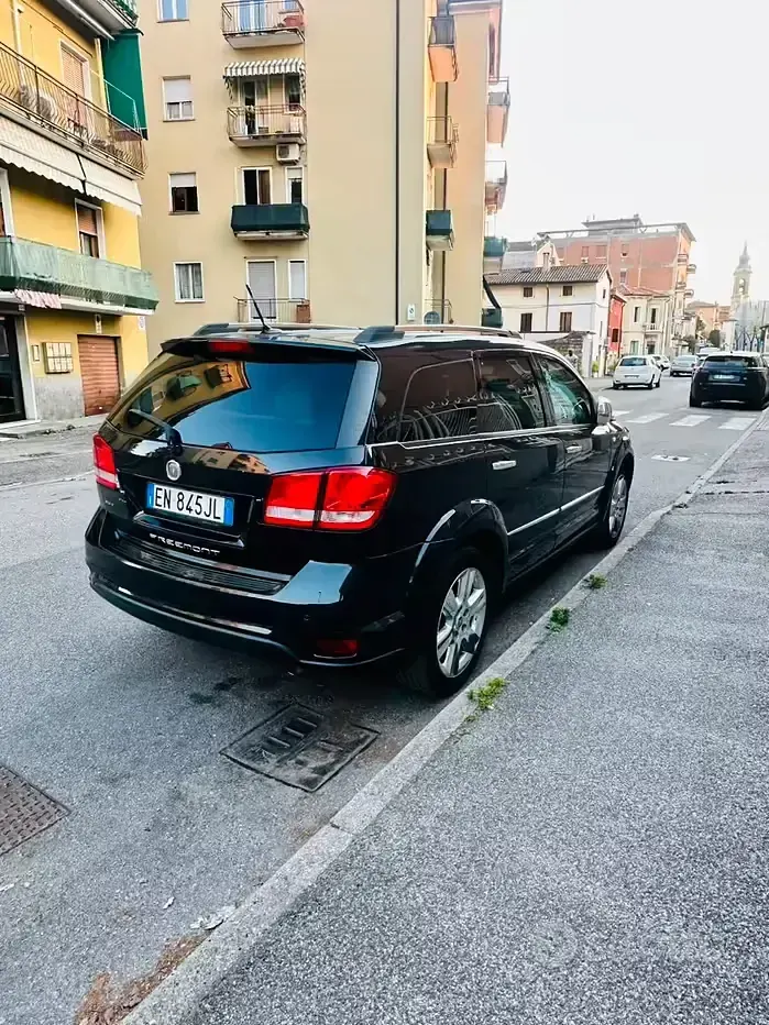 Usata Fiat Freemont 170 CV (125 kW) 2013 Nero SUV