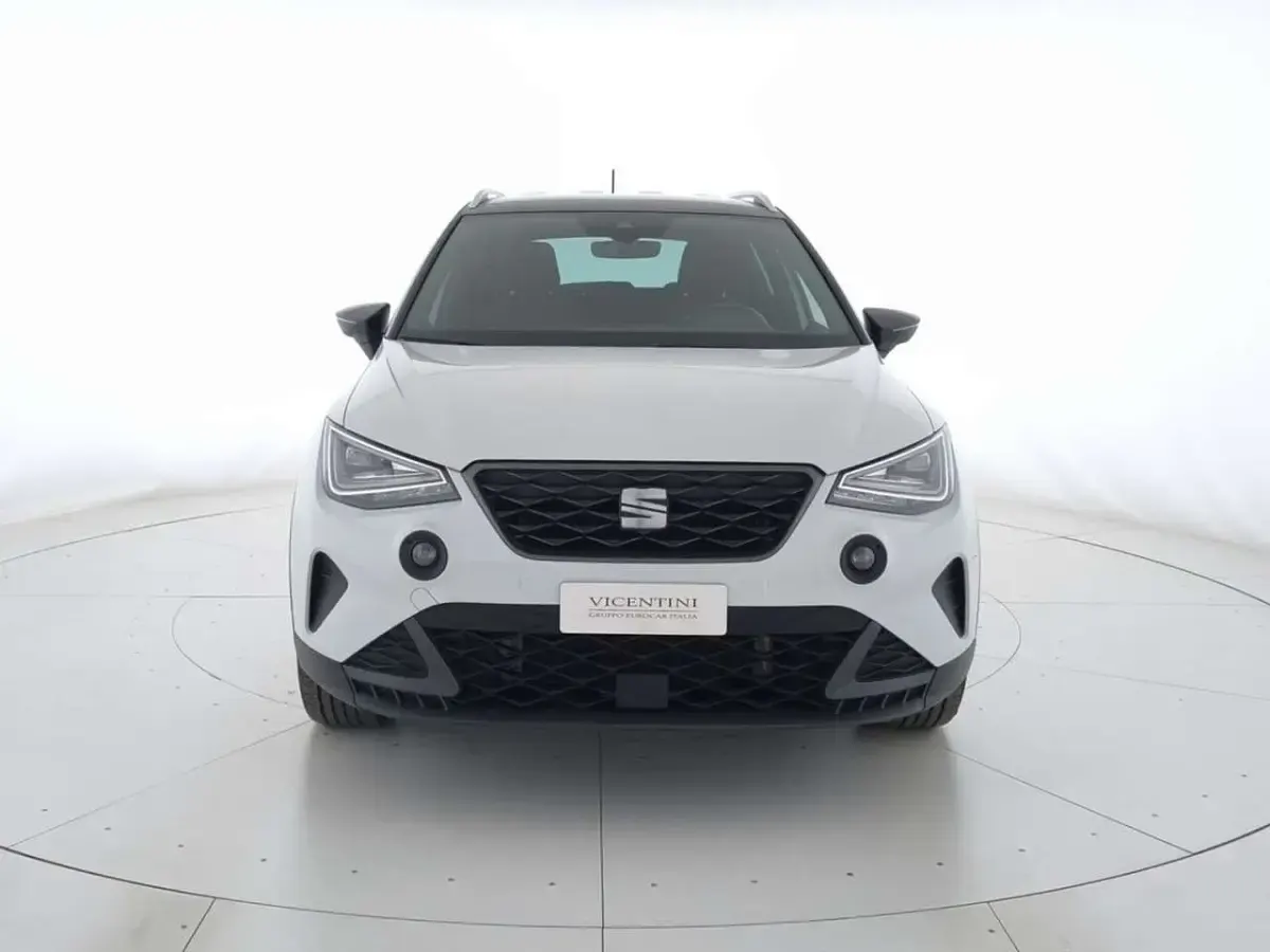 Usata Seat Arona FR 95 CV (69 kW) 2024 Bianco nevada nero midnight SUV