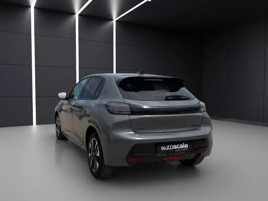 Usata Peugeot 208 Allure 101 CV (74 kW) 2025 Utilitaria